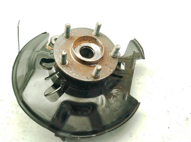 KB7W33021 Цапфа (поворотный кулак) передний правый купить Хмельницкий