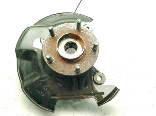 KB7W33021 Цапфа (поворотный кулак) передний правый купить Украина