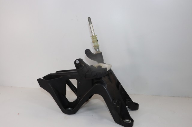 KB7W46100 MAZDA купить в Киев
