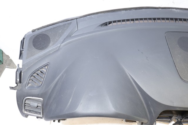 KD4560400E02 MAZDA Торпедо купить в Украина