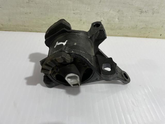 MAZDA KD6239070B Левая подушка двигателя в наличии Кривой Рог