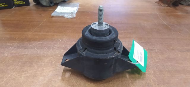 KKB102602 LAND ROVER Подушка (опора) двигателя левая/правая купить в Сумы