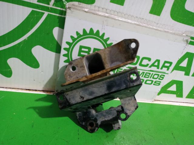 LAND ROVER KKU000430 Кронштейн подушки (опоры) двигателя левой в наличии Черкассы