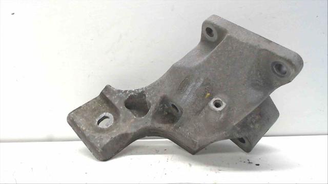 LAND ROVER KKU500590 Кронштейн подушки (опоры) двигателя правой в наличии Запорожье