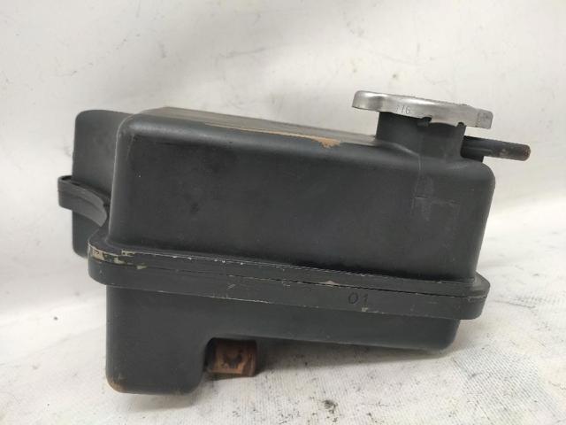 Tanque de expansão do sistema de esfriamento L32715351B MAZDA