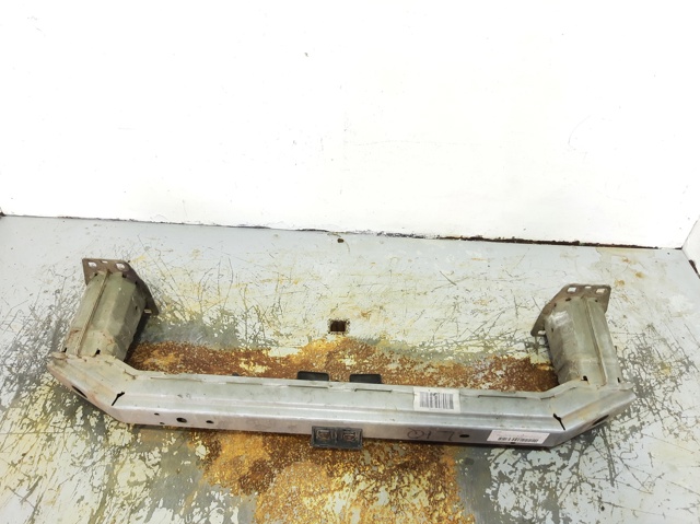 Reforçador do pára-choque dianteiro LR005532 Land Rover