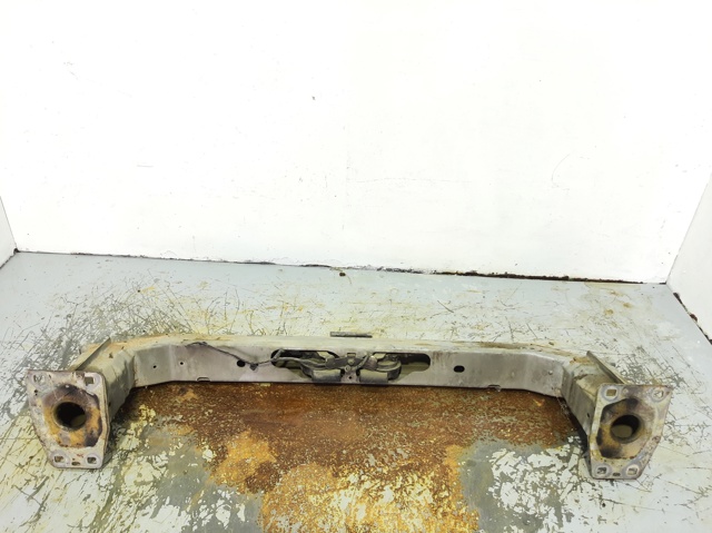 Reforçador do pára-choque dianteiro LR005532 Land Rover
