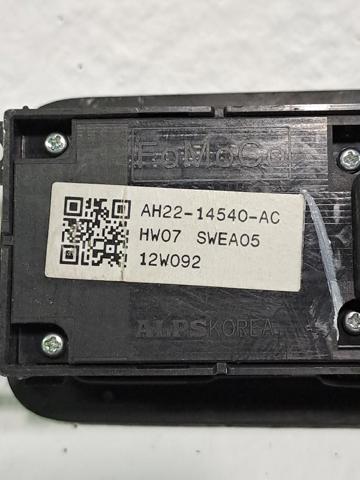 LR013883 LAND ROVER Кнопочный блок управления стеклоподъемником передний левый купить в Запорожье