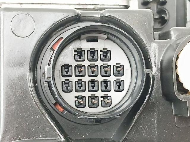 LAND ROVER LR013990 Фара правая в наличии Каменское
