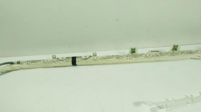 LR014038 LAND ROVER Шторка боковая, правая купить в Винница