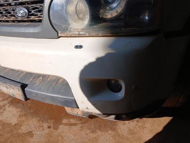 LAND ROVER LR015071 Передний бампер в наличии Житомир