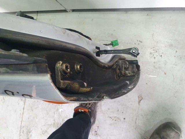 LR016462 LAND ROVER Дверь передняя правая купить в Павлоград