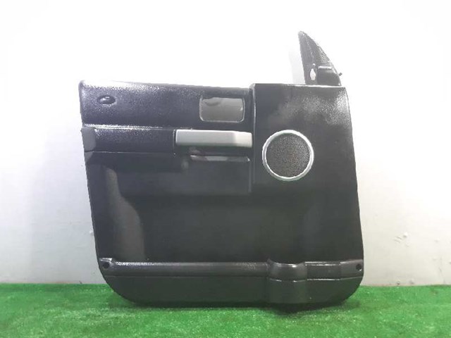 Revestimento (cobrimento) interno da porta dianteira esquerda LR016878 Land Rover