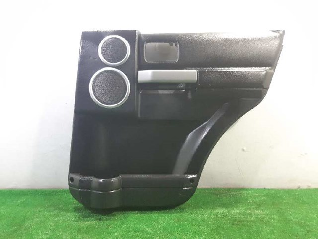 Revestimento (cobrimento) interno da porta traseira direita LR016880 Land Rover