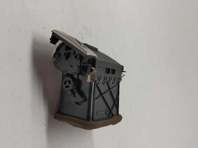 LAND ROVER LR024289 Решетка вентиляции салона на "торпедо" правая в наличии Черкассы