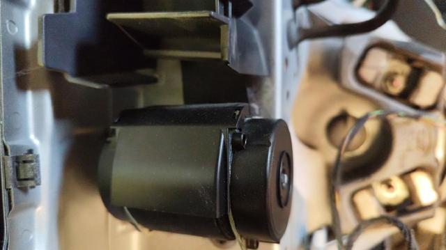 LAND ROVER LR026470 Ремень безопасности задний в наличии Черновцы