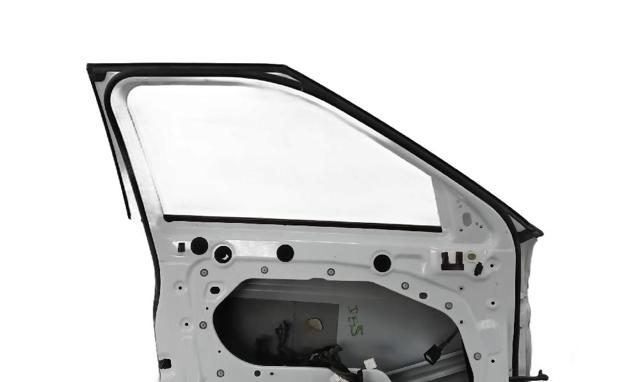 LAND ROVER LR028553 Дверь передняя левая в наличии Полтава
