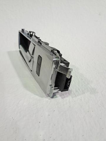 LR031884 Ручка двери передней внутренняя правая купить Львов