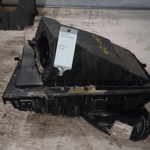 LR036427 Корпус воздушного фильтра левый купить Украина
