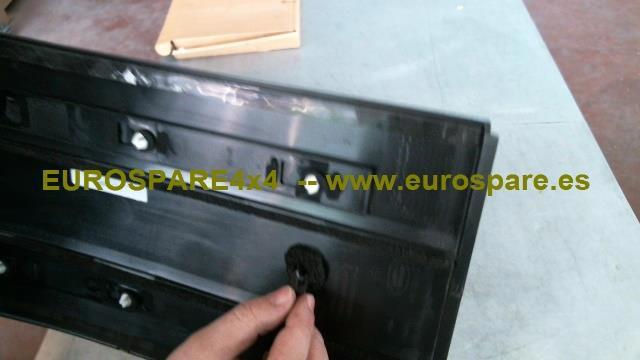 LR038863 Молдинг двери передней правой купить Киев