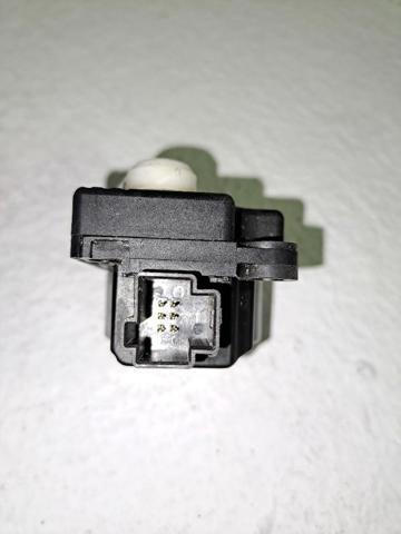 LR041272 LAND ROVER Привод заслонки печки купить в Хмельницкий
