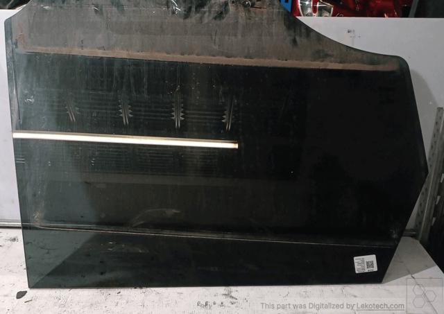 LAND ROVER LR043951 Стекло двери задней правой в наличии Ирпень