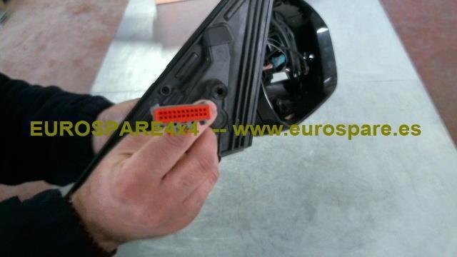 LR045116 LAND ROVER Корпус зеркала заднего вида правого (внутрення часть) купить в Житомир