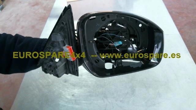 LR045116 LAND ROVER Корпус зеркала заднего вида правого (внутрення часть) купить в Украина