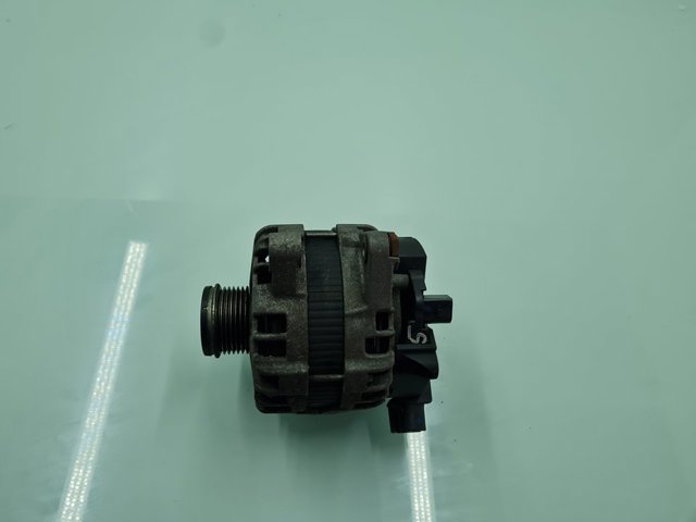 LR047579 LAND ROVER Генератор купить в Ирпень