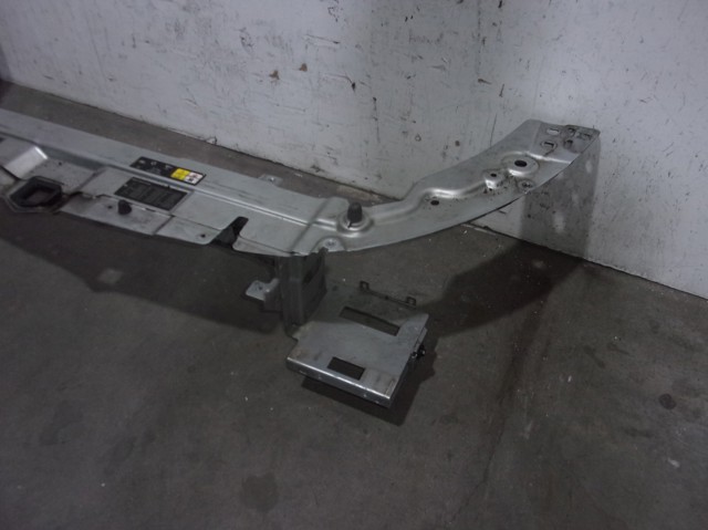 LR049326 LAND ROVER Суппорт радиатора верхний (монтажная панель крепления фар) купить в Ужгород