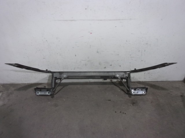 LR049326 LAND ROVER Верхняя рамка радиатора купить в Днепр