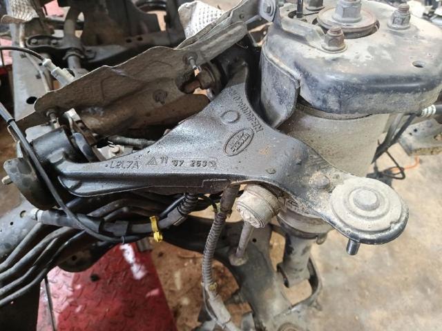 LAND ROVER LR051617 Рычаг передней подвески верхний правый в наличии Тернополь