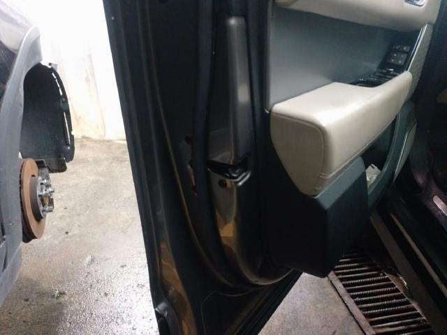 LR070440 LAND ROVER Замок водительской двери купить в Николаев
