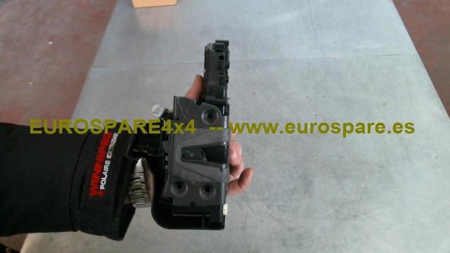 LAND ROVER LR072414 Замок двери задней правой в наличии Черкассы