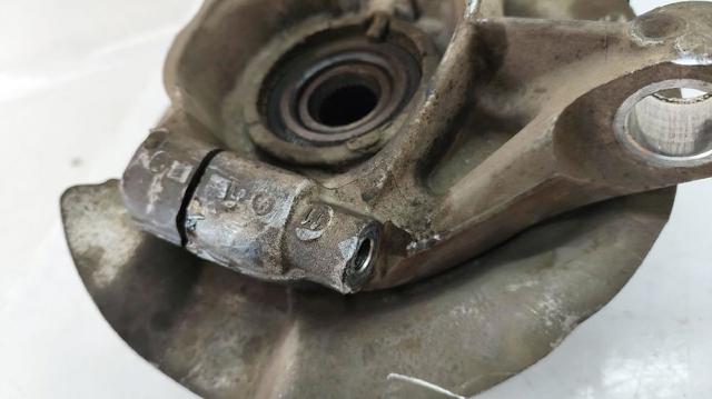 LAND ROVER LR087153 Цапфа передняя правая в наличии Ирпень