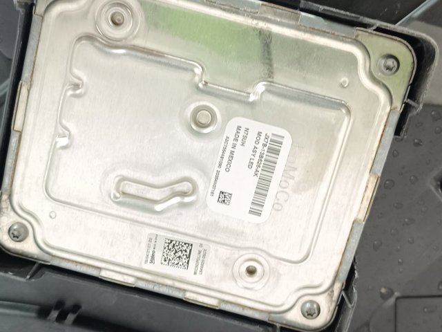 FORD LV4B13E014 Правая фара в наличии Полтава