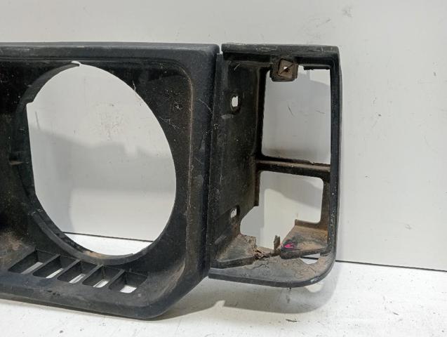 MB377401 MITSUBISHI Рамка (облицовка) фары левой купить в Киев