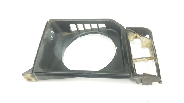 Carcaça (cobrimento) da luz direita MB377402 Mitsubishi