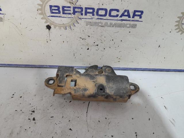 Fecho da capota MB401028 Mitsubishi