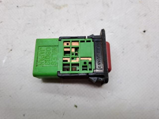 MITSUBISHI MB652291 Кнопка включения аварийного сигнала в наличии Черновцы