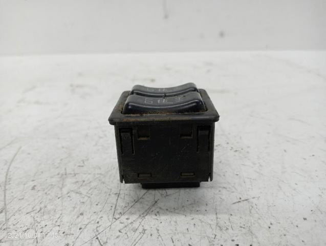 MB803872 MITSUBISHI Кнопка включения обогрева сиденья купить в Сумы