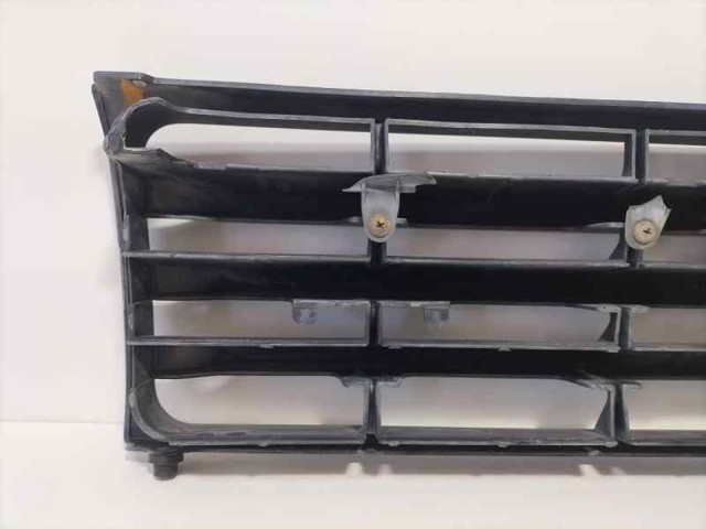 Grelha do radiador Mitsubishi Pajero V2W, V4W