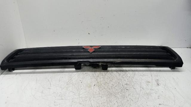 Grelha do radiador Mitsubishi Pajero V2W, V4W