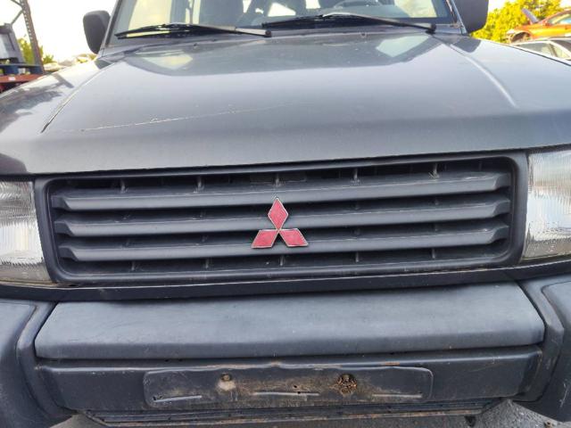 Grelha do radiador Mitsubishi Pajero V2W, V4W
