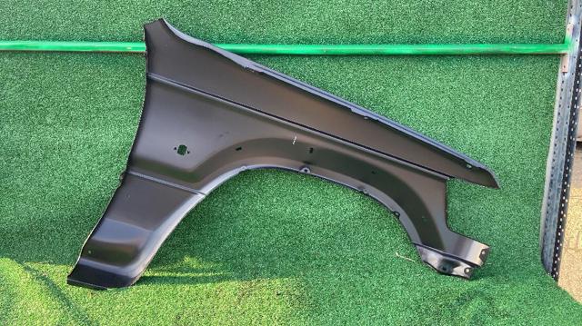 Pára-lama dianteiro esquerdo Mitsubishi Pajero V2W, V4W