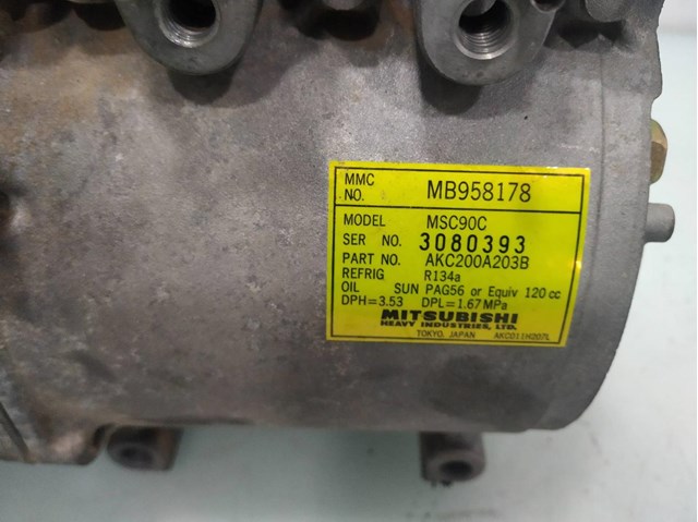 Compressor de ar condicionado para Mitsubishi Carisma (da_) (1997-2006) 1.6 (DA1A) 4G92 MB958178