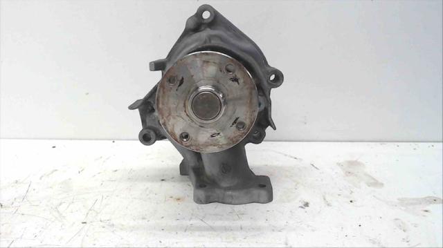 Bomba de água (bomba) de esfriamento MD974999 MITSUBISHI