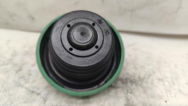 MITSUBISHI MR100975 Крышка бензобака в наличии Чернигов
