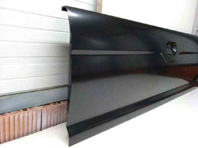 Porta traseira (3ª/5ª porta-malas (tampa de alcapão) MR125932 MITSUBISHI