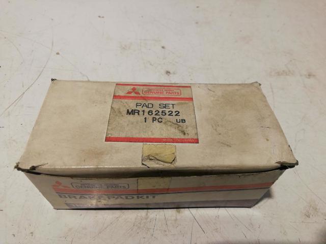 MITSUBISHI MR162522 Передние тормозные колодки в наличии Киев
